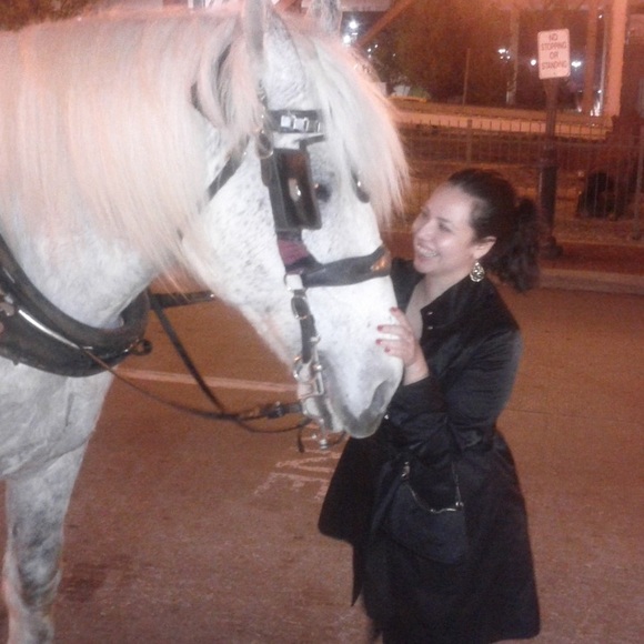 Meet your Posher, Stacie - Picture 2 of 2